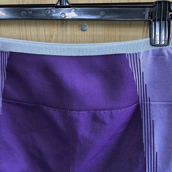 Fabletics Women's Leggings in Rich Purple Size Large - Picture 4 of 5